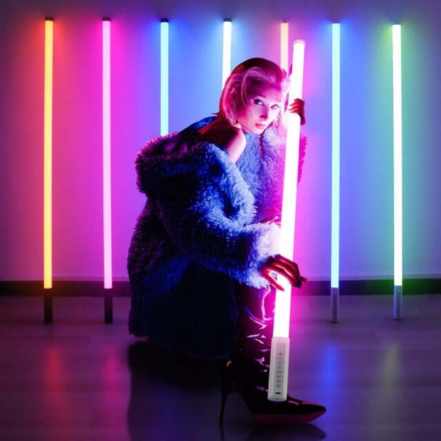 4ft RGB LED Tube Light with Battery